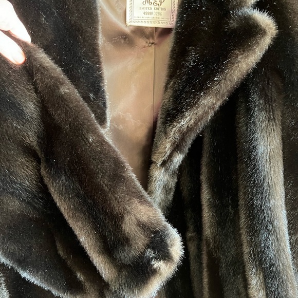 Metzger group faux fur coat - Picture 2 of 9